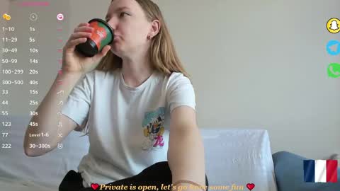 Sophie online show from 04/27/26, 08:23