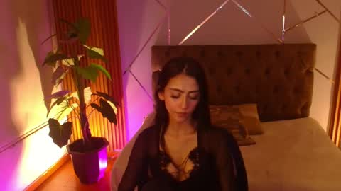 Snapshot of _coraliinee_ chatting on 04/02/26, 05:05 Coraline online show from 04/02/26, 05:05