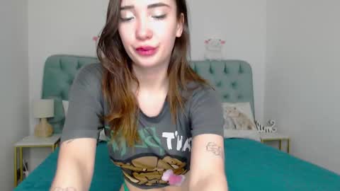 _cotton_candyy online show from 12/17/25, 09:48