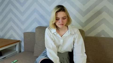 Snapshot of _cozyrose chatting on 10/13/25, 06:19 Stacy online show from 10/13/25, 06:19