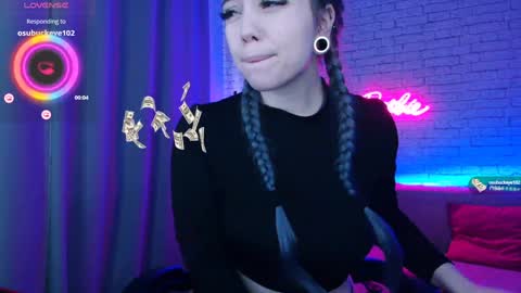 Snapshot of _crazybee_ chatting on 12/07/24, 05:26 Nica online show from 12/07/24, 05:26