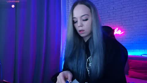 Snapshot of _crazybee_ chatting on 12/08/24, 05:07 Nica online show from 12/08/24, 05:07