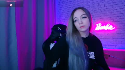 Snapshot of _crazybee_ chatting on 02/07/25, 01:25 Nica online show from 02/07/25, 01:25