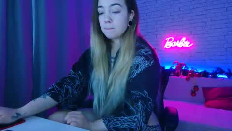 Snapshot of _crazybee_ chatting on 01/08/26, 05:10 Nica online show from 01/08/26, 05:10