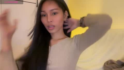 Snapshot of _cumonu69_ chatting on 11/28/25, 08:55 Tiko online show from 11/28/25, 08:55