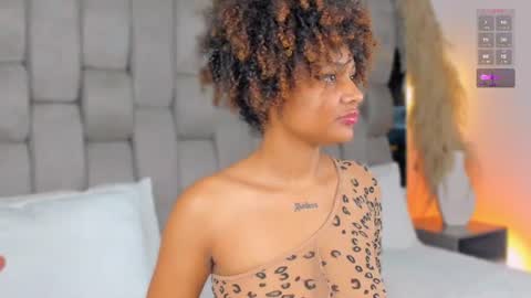 Snapshot of _curly_girl_ chatting on 06/30/26, 01:39 online show from 06/30/26, 01:39
