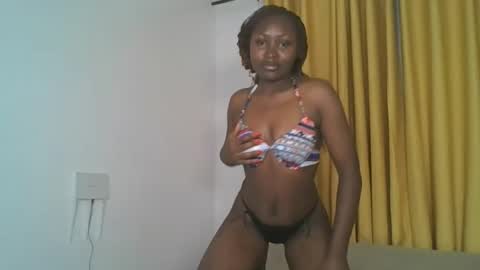Snapshot of _cutestephanie chatting on 10/13/25, 02:44 STEPH online show from 10/13/25, 02:44