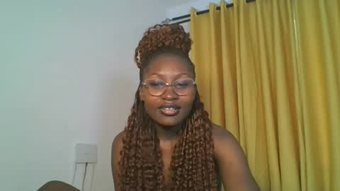 Snapshot of _cutestephanie chatting on 11/01/25, 12:07 STEPH online show from 11/01/25, 12:07
