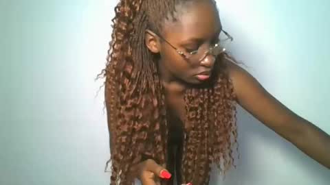 Snapshot of _cutestephanie chatting on 11/02/25, 12:13 STEPH online show from 11/02/25, 12:13