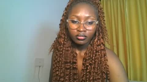 Snapshot of _cutestephanie chatting on 11/02/25, 12:18 STEPH online show from 11/02/25, 12:18