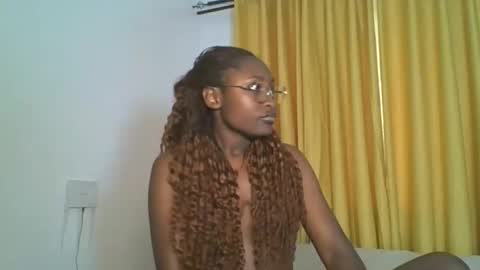 Snapshot of _cutestephanie chatting on 11/10/25, 11:31 STEPH online show from 11/10/25, 11:31