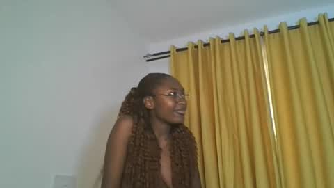 Snapshot of _cutestephanie chatting on 11/12/25, 12:49 STEPH online show from 11/12/25, 12:49