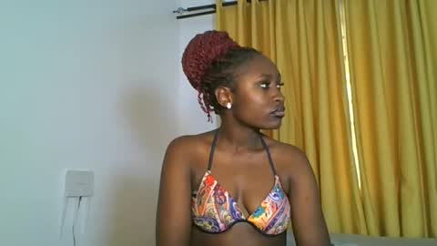 Snapshot of _cutestephanie chatting on 12/19/25, 01:18 STEPH online show from 12/19/25, 01:18