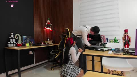 Snapshot of _danyland_ chatting on 12/19/24, 06:23 WELCOME TO THE OFFICE online show from 12/19/24, 06:23