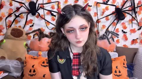 Snapshot of _devilbaby chatting on 10/09/25, 05:33 Kate online show from 10/09/25, 05:33