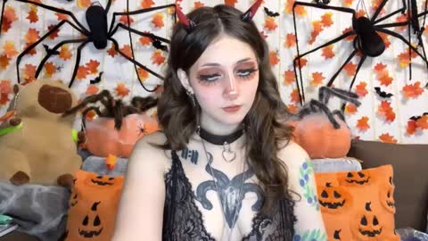 Snapshot of _devilbaby chatting on 10/11/25, 06:06 Kate online show from 10/11/25, 06:06