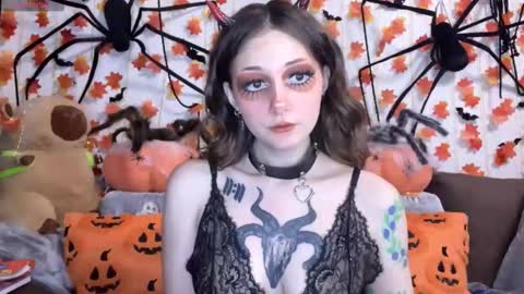 Snapshot of _devilbaby chatting on 10/20/25, 05:57 Kate online show from 10/20/25, 05:57