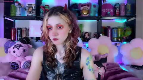 Snapshot of _devilbaby chatting on 07/19/26, 08:12 Kate online show from 07/19/26, 08:12