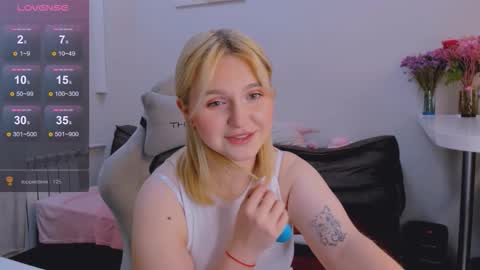 Snapshot of _dewpoint_ chatting on 09/17/25, 06:31 Ri online show from 09/17/25, 06:31