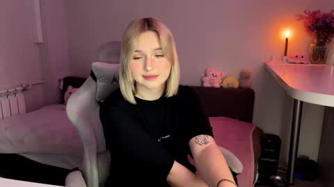 Snapshot of _dewpoint_ chatting on 11/01/25, 03:47 Ri online show from 11/01/25, 03:47