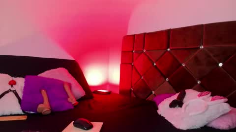 SANDY online show from 10/01/25, 01:22