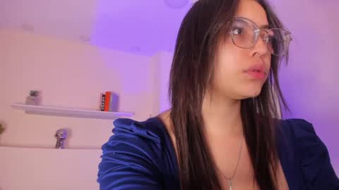 Abril online show from 04/16/26, 12:44