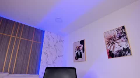 Abril online show from 04/18/26, 07:58