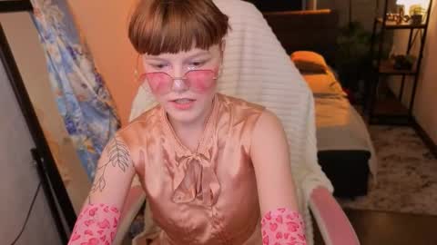 Snapshot of _dreamluna_ chatting on 02/27/26, 01:00 Luna online show from 02/27/26, 01:00