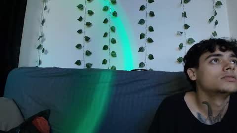 Snapshot of _dualseduction chatting on 06/02/26, 01:18 steve and geral online show from 06/02/26, 01:18