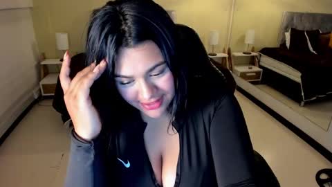 Dulcinea online show from 09/13/25, 01:33