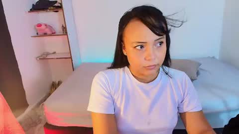 Snapshot of _eilish chatting on 06/14/26, 06:21 _eilish online show from 06/14/26, 06:21