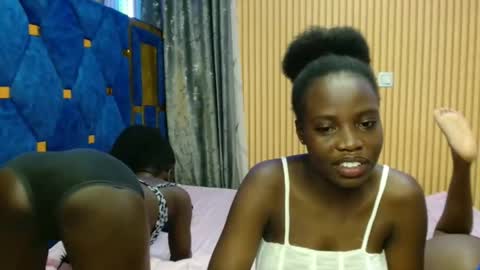 Elinah online show from 11/30/25, 04:22