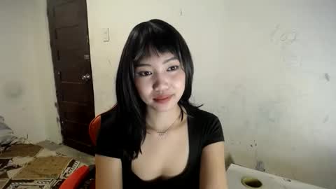 Snapshot of _ellevivien chatting on 03/22/26, 05:49 Elle online show from 03/22/26, 05:49