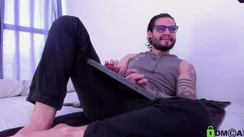  -         online show from 10/02/25, 09:11