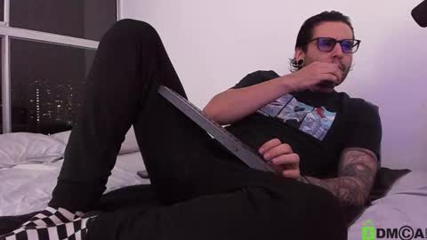  -         online show from 10/10/25, 11:59