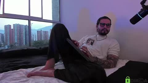  -         online show from 04/12/26, 10:59