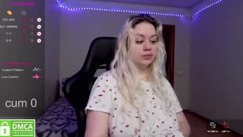 chloue and Gretta online show from 02/08/25, 08:09