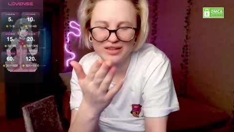 chloue and Gretta online show from 02/09/25, 09:49