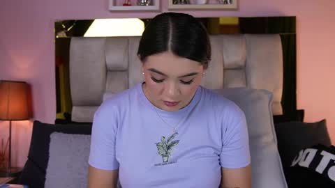 Isabella online show from 05/12/26, 12:02