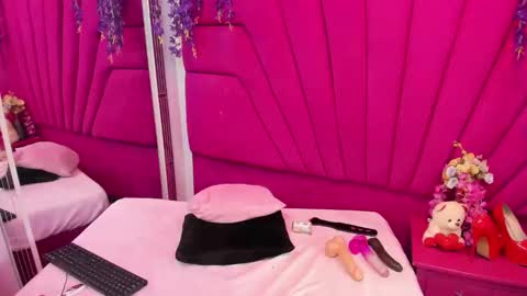 Snapshot of _emilysquirt chatting on 06/04/26, 02:12 emily online show from 06/04/26, 02:12
