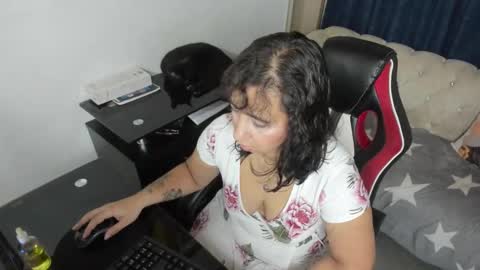 Emma online show from 10/14/25, 11:27