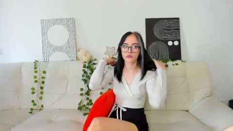 Snapshot of _emmarouse__ chatting on 03/23/26, 08:18 Emma online show from 03/23/26, 08:18