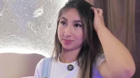 Snapshot of _emmawalka chatting on 09/18/25, 03:25 _emmawalka online show from 09/18/25, 03:25