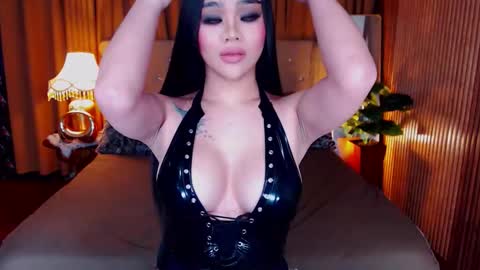 _empressvalerie_ online show from 01/08/26, 01:41