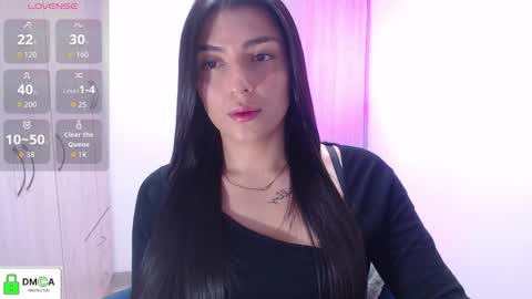  Erica Vanderhill  online show from 11/18/25, 01:55