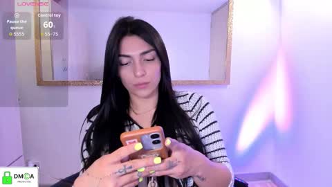  Erica Vanderhill  online show from 11/22/25, 04:33