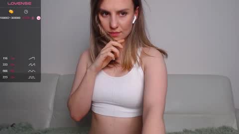 Snapshot of _esmeraldiyaa_ chatting on 01/23/25, 12:04 _esmeraldiyaa_ online show from 01/23/25, 12:04