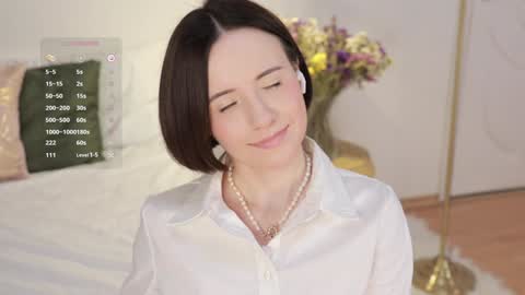 Snapshot of _female_essence_ chatting on 12/20/24, 11:58 Essie online show from 12/20/24, 11:58