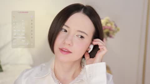 Snapshot of _female_essence_ chatting on 12/22/24, 02:28 Essie online show from 12/22/24, 02:28