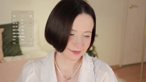 Snapshot of _female_essence_ chatting on 12/30/24, 12:11 Essie online show from 12/30/24, 12:11